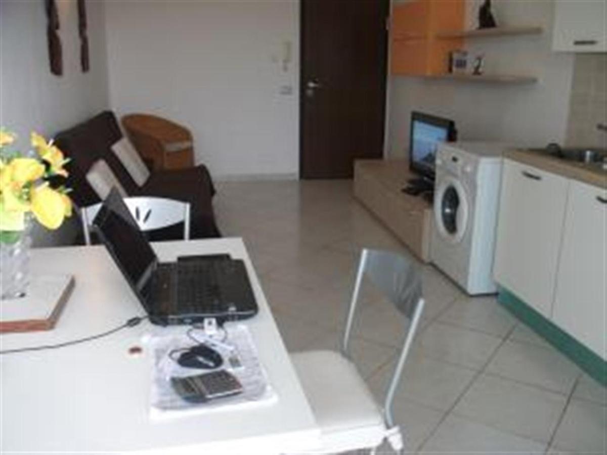 Adult Only Beachfront 2 Bedroom Apartment Santa Maria Airport Pick Up, Aircon, Unlimited Wifi Ideal For Remote Working And Long Stay Exterior foto